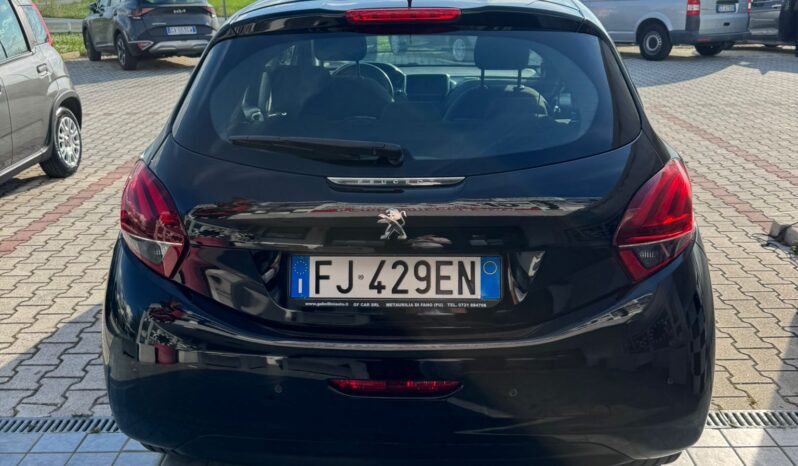 PEUGEOT 208 1200 CC GPL full