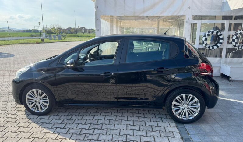 PEUGEOT 208 1200 CC GPL full