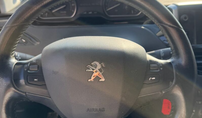 PEUGEOT 208 1200 CC GPL full