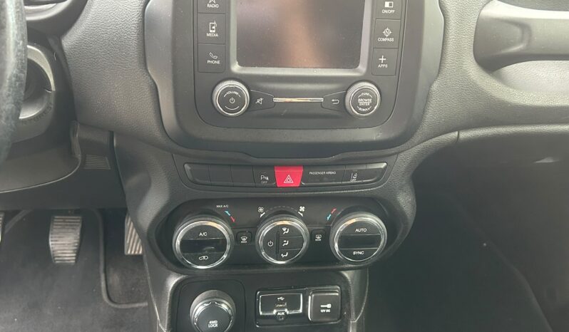 JEPP RENEGADE 4 X 4  1996 CC JTD full